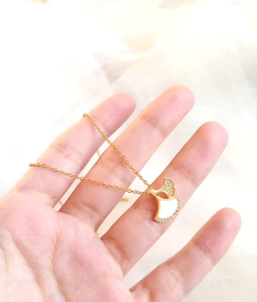 Stylish Artificial Stone Pendant – Adjustable