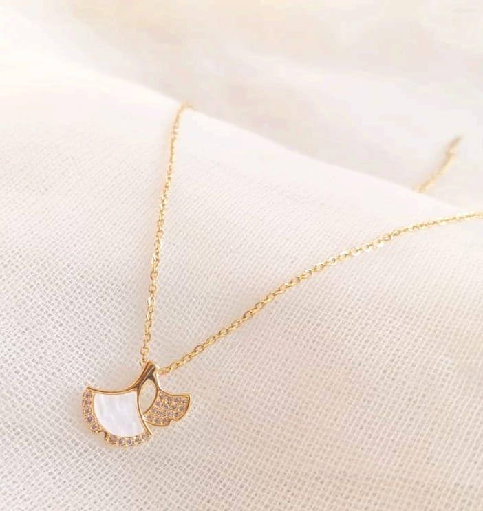 Stylish Artificial Stone Pendant – Adjustable